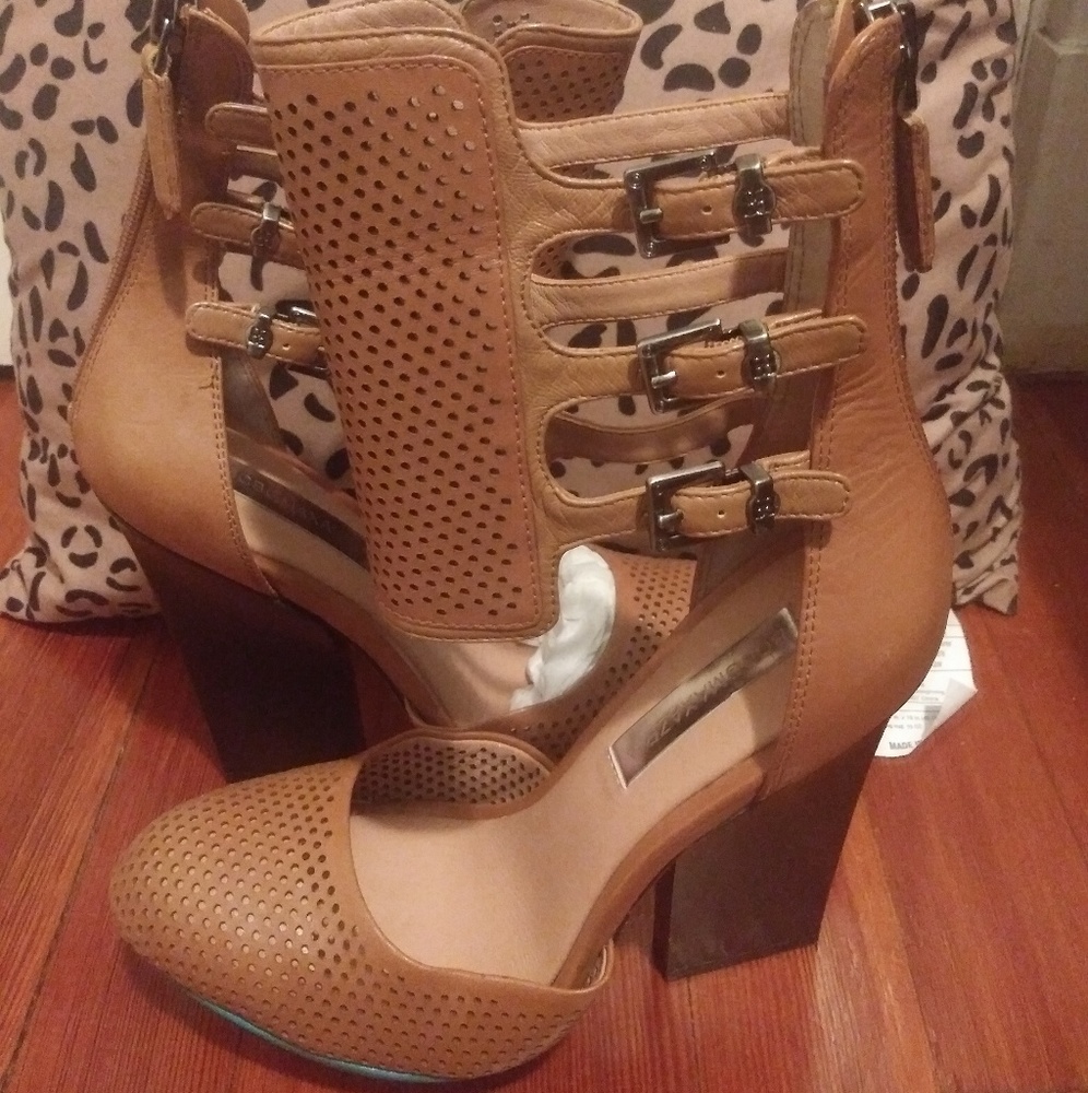$20 Today OnLY BCBGMAXAZARIA